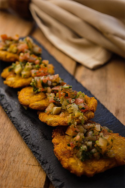 Toston con pico de gallo